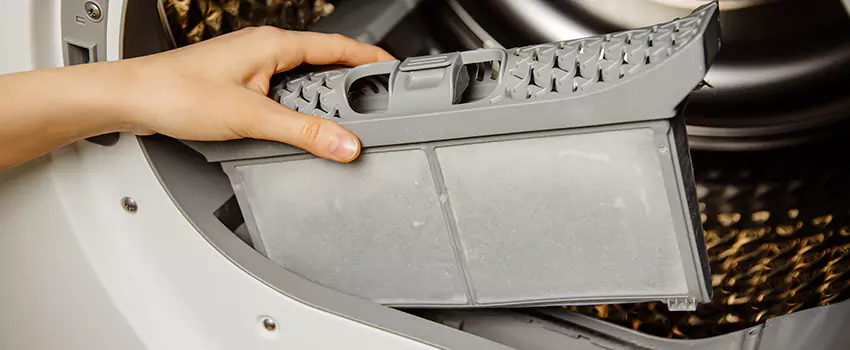 Signs Of A Clogged Dryer Lint Trap in Atascocita, Texas